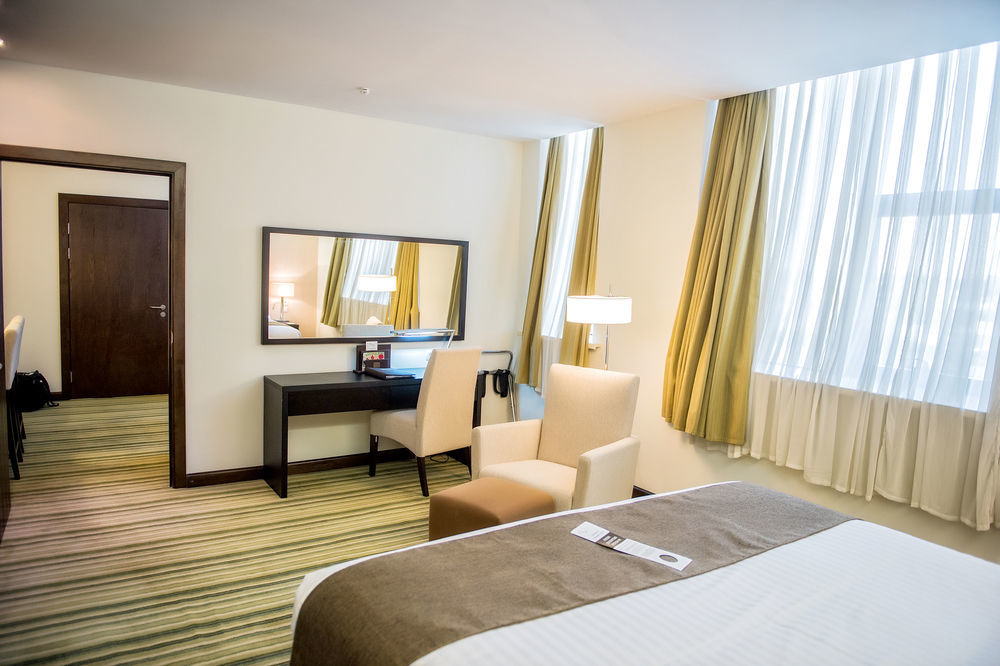 Hotel Doubletree By Hilton Schymkent Exterior foto
